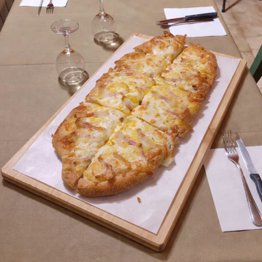 Pinsa autunnale: crema di zucca e guanciale