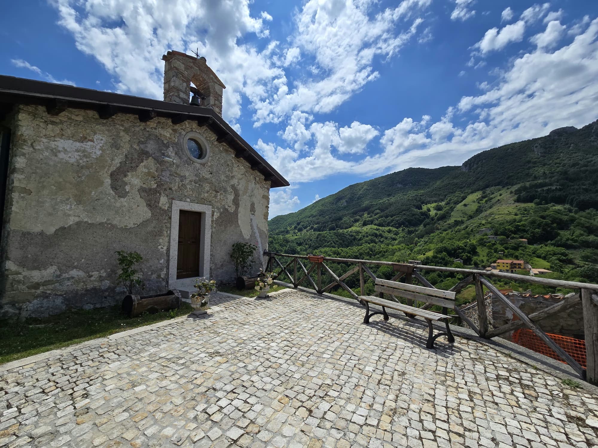 La Chiesa del Borgo slide 1